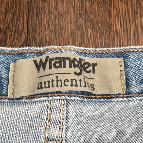 Wrangler Authentics Men’s Classic 5 Pocket Regular Fit Flex Jean 32x34 - Picture 2 of 5